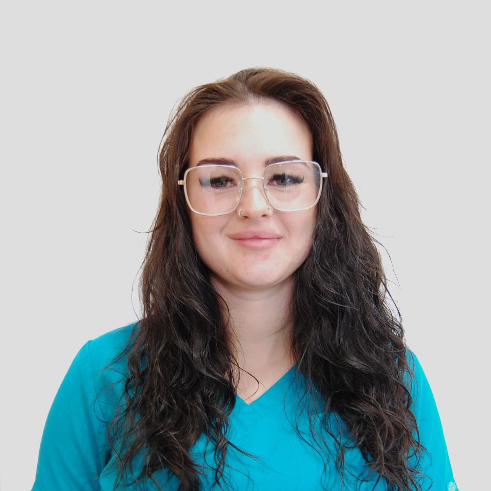 Chloe- TRAINEE DENTAL NURSE & RECEPTIONIST at olivers battery dental battery